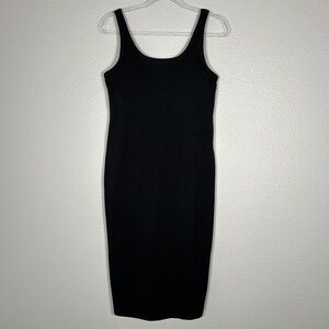 Vuori women size L Halo Essential dress black athletic sleeveless shelf bra